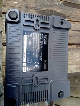 Kufr Stanley a Nabíječka - 4