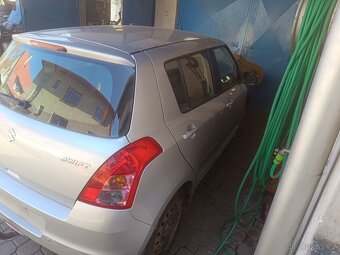 Suzuki swift 1.3 - 4