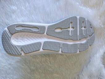 BOTY EU 41, Under Armour Charged Pursuit 3 3024878-104 - 4