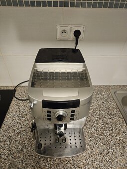 Kávovar Delonghi Magnifica S - 4
