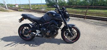 Yamaha MT 09 - 4