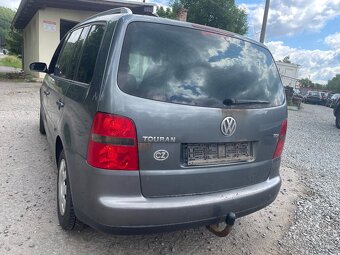Volkswagen Touran 2,0 TDi - náhradní díly - 4