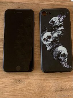 Apple iPhone SE 2020 - 4
