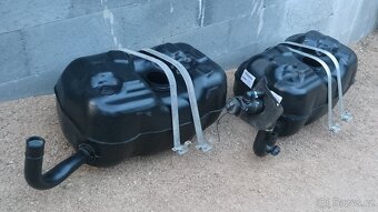 Nádrž paliva 90l - 4