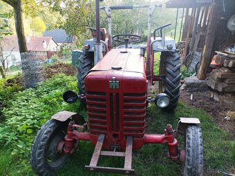 Prodám traktor Mc Cormic D 324 Standard - 4