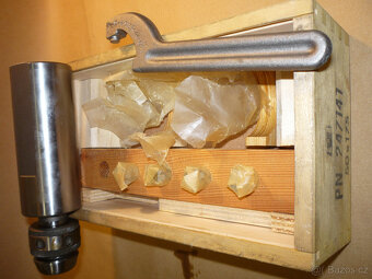 Pouzdro upínací a kleštiny - 4