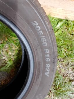 205/60/16 92v Kumho - letní pneu 2ks - 4