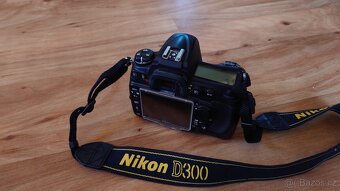 Nikon D300 tělo foťáku - 4