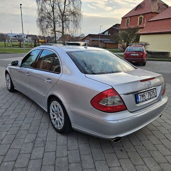 Mercedes-Benz E200 - 4