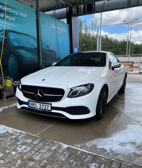 Mercedes Benz E Coupe - 4
