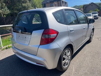 Honda Jazz 1,4 i-Vtec 73kW Havarované - 4