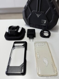 Asus ROG Phone 7 Ultimate - 4