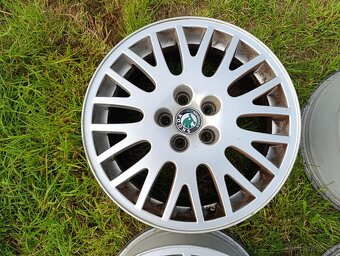 Prodám ALU disky originál Škoda Style R16 s roztečí 5x100 - 4