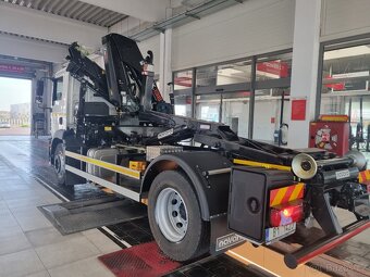 MAN OSMNÁCTITUNA RUKA HIAB 138 + NOSIČ KONTEJNERU 10T - 4
