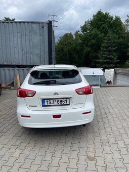 Mitsubishi Lancer 1.6i - 4