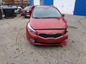 Kia Ceed SW, 1,4i, 73,2kw, Rozprodám na náhradní díly - 4