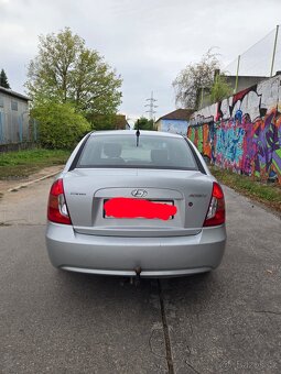 Hyundai Accent 11/2009 - 4