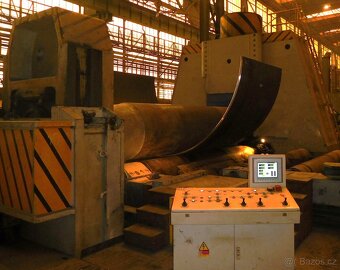 Zakružovačka tříválcová hydraulická THYSSEN typ Bduwo 150/4 - 4