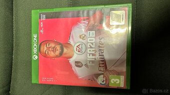 X-box oné  hry FIFA 19 + 20 - 4