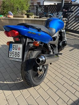 Kawasaki ZR-7, 2004 - 4