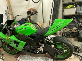 Kawasaki ZX10R - 4