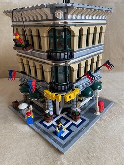 LEGO CREATOR EXPERT - 10211 - GRAND EMPORIUM - 4