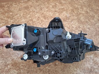 Předni levé světlo volvo V60 - 4