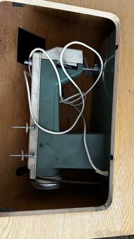 Skříňkový šicí stroj Lucznik - 4