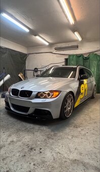 Podprahove lišty pro BMW E90 E91 E92 E93 - Černý Lesk - 4