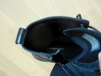 dámské Tommy Hilfiger černé kotníčkové boty kůže 40/25cm - 4