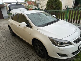 Opel Astra 1.4 T - Zachovalé - 4