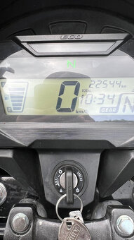 Honda CB125F - 4