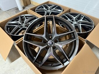 BORBET 5X112 R19 8J ET32 - 4