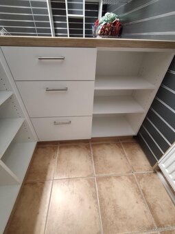 Prodejní pult/recepce - 4