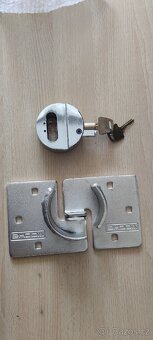 Bezpečnostní zámek (dodávky, garáž atd) - 4