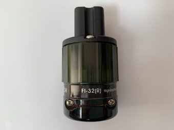 Prodám napájecí konektory FURUTECH FI-32 - 4