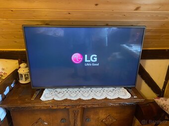 SMART LED televize LG - uh.106 cm - 4