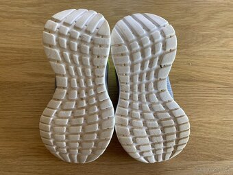 Tenisky Adidas velikost 28. Krásné - 4