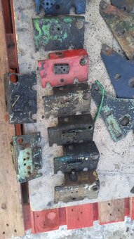 Zetor 25-držáky vzduchového filtru - 4