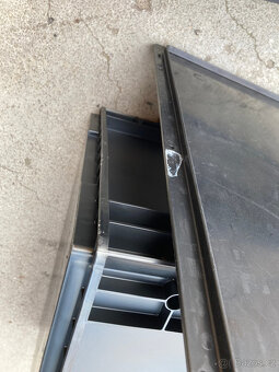 Ukládací box plastový, přepravka s víkem KLT 4622 za 200 kč - 4