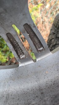 ALU kola BMW obuté na zimních pneu - 4