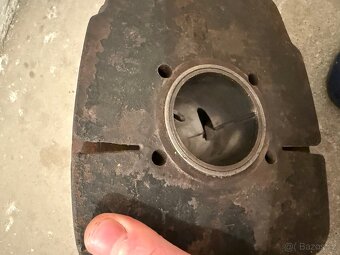 Válec a hlava na čz 175/487 - 4