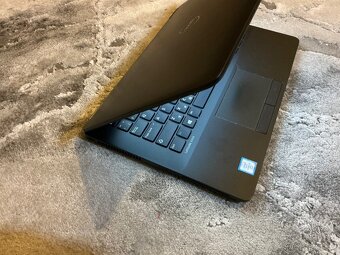 Dell Latitude E7270 | i5 | 8 GB | 256 GB - 4