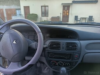 Renault Megane 1.6  79kW  break - 4