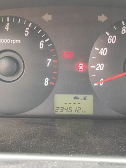 Hyundai elantra 1.6 rv. 2006 - 4