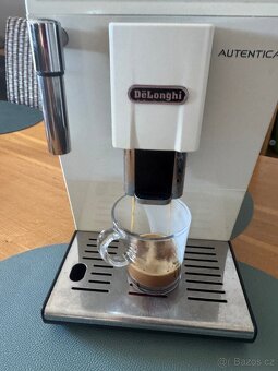Automatický kávovar delonghi autentica bílý - 4
