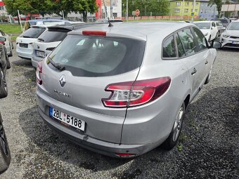 Renault Mégane
1.6 i Parkovací senzory - 4