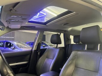 Suzuki Grand Vitara 3.2i 20 Jahre benzín 171kw - 4