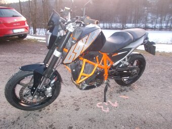 KTM 690 Duke - 4
