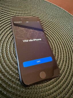 iPhone SE 2022 64GB midnight Super stav 89% - 4